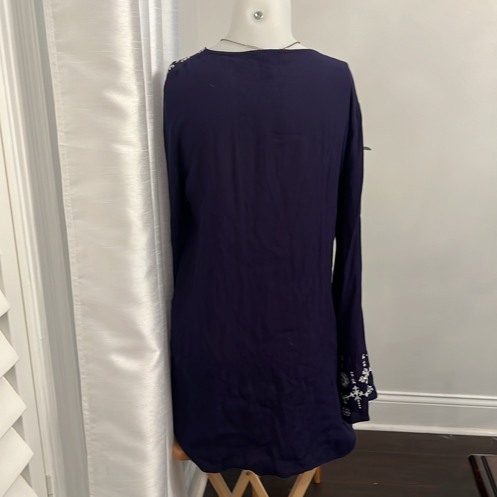 Forever 21 embroidery, long sleeve blouse - Picture 5 of 5